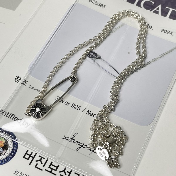 Chrome Hearts 크롬하츠 옷핀 목걸이 체인 (다이아몬드셋팅)