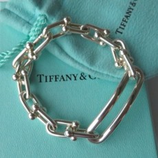 TIFFANY&Co 티파니앤코 일롱게이티드 하드웨어 팔찌