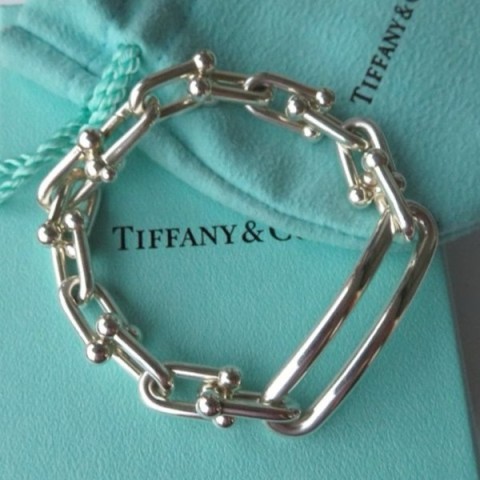 TIFFANY&Co 티파니앤코 일롱게이티드 하드웨어 팔찌